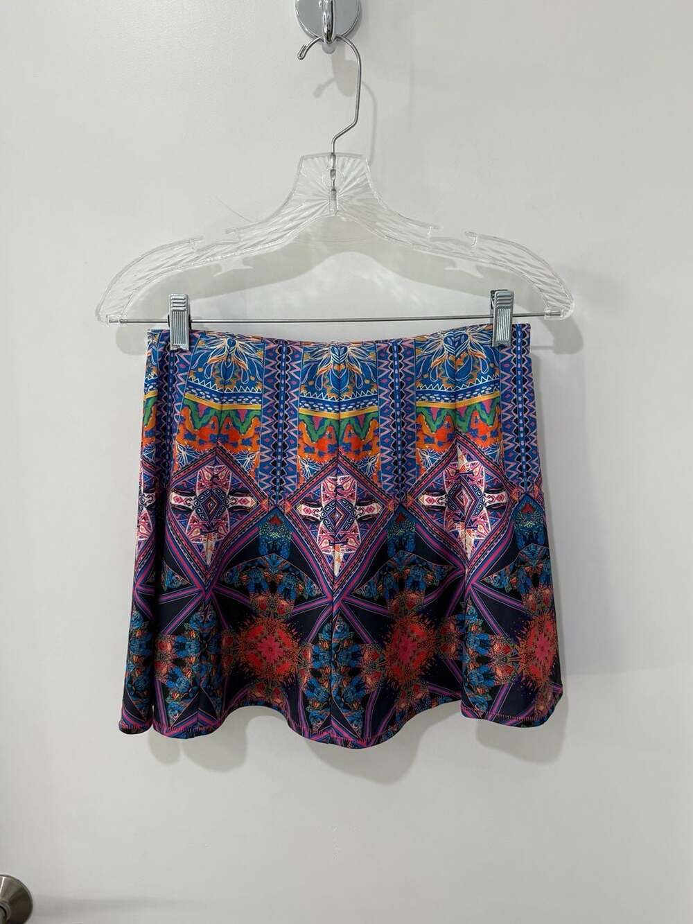 Lucky in Love Women's Athletic Skort with Geometric Multicolored Print, Size Sma